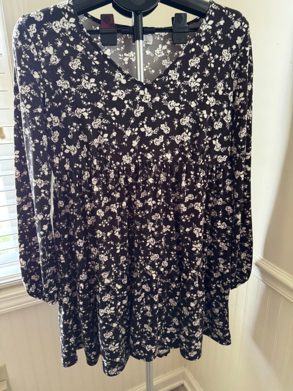 True Craft Black and White Floral Dress Size Medium